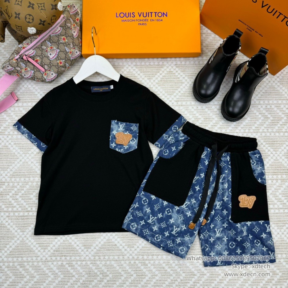 Louis Vuitton Kids···